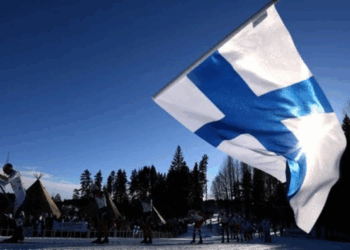 Corelation between Easterlin’s Paradox and World Happiness Index